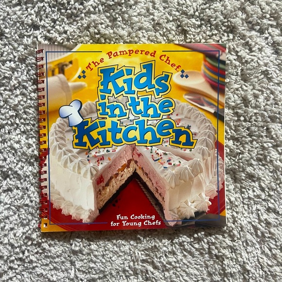 Pampered chef kids cookbook - Picture 1 of 4